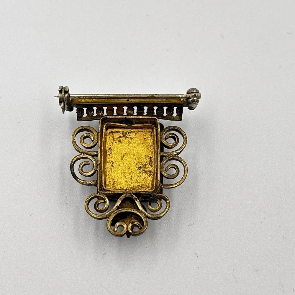 Antique Victorian Cameo Brooch Gold Filled Ornate Frame Lady Foliage Locket